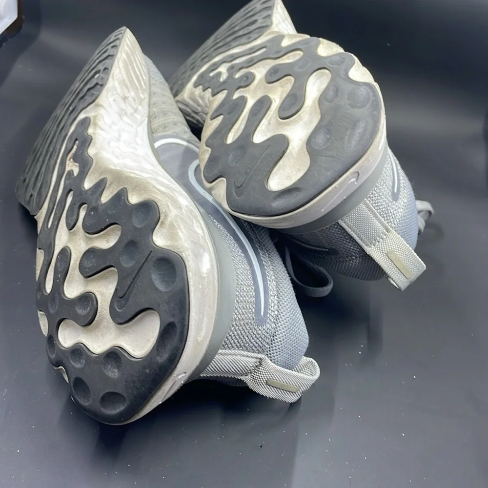 Nike women’s tennis shoes - Picture 8 of 11